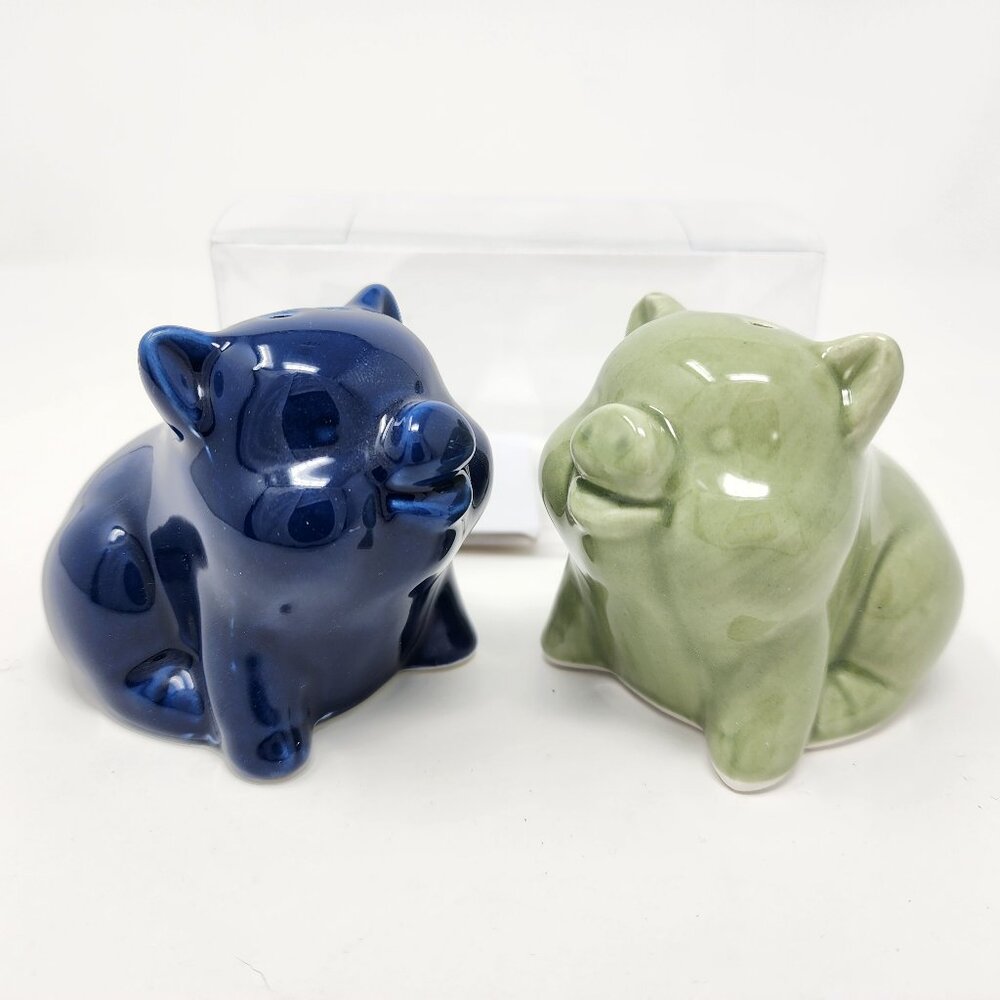 New True Living Navy Blue & Green Pigs Salt & Pepper Shakers Farmhouse Kitchen